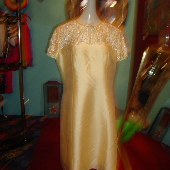 Hong Kong Dresses Vintage 96s Gold Silk Shuntung Cocktail Dress